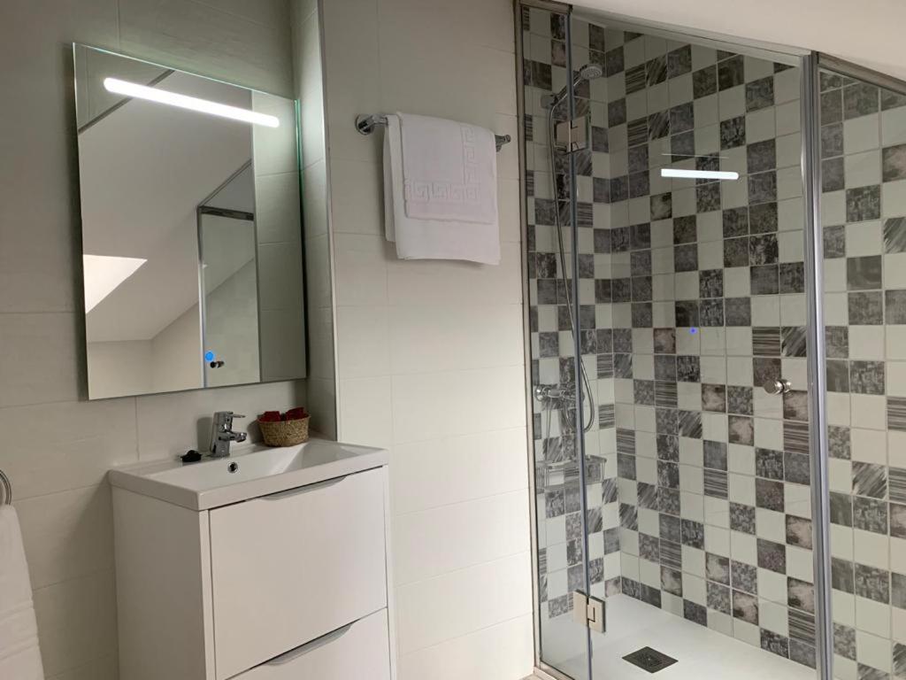 Apartamento Los Arcos 利亚内斯 外观 照片